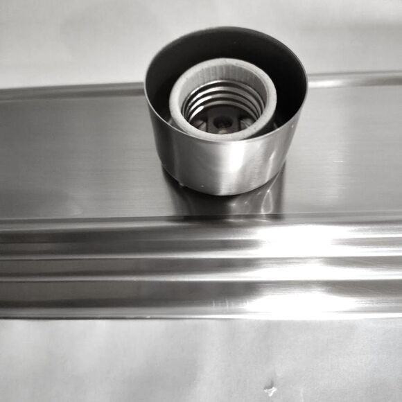 SATCO Nuvo 36 inch Brushed Nickel Bathroom Vanity Light New Open Box 60-302 - Picture 4 of 11